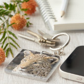 ヒョウポートレート写真 キーホルダー (正面右)