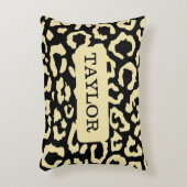 ヒョウ斑点ブラックおよび金ゴールドアニマルプリントパターン アクセントクッション (正面(垂直))