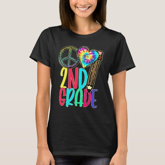 ヒョウ柄でピースアウト！小学2年生の初めての登校日 Tシャツ (正面)