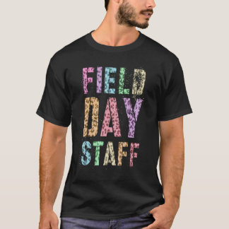 ヒョウ柄の先生 フィールドデイのスタッフ ただの付き添いです Tシャツ