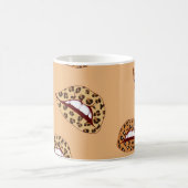 ヒョウ柄の唇の継ぎ目のない模様、チータの唇d コーヒーマグカップ (中央)