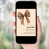 ヒョウ柄の弓の茶色のベージュ誕生日 招待状