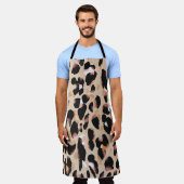 ヒョウ柄の継ぎ目のない模様 エプロン (着用した状態)