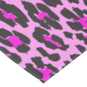 ヒョウ柄、ヒョウ柄の斑点、ピンクのヒョウ テーブルクロス (アングル)