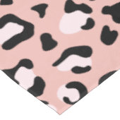 ヒョウ柄、ヒョウ柄の斑点、ピンクのヒョウ テーブルクロス (アングル)