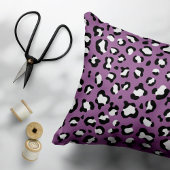 ヒョウ柄、ヒョウ模様、紫ヒョウ アクセントクッション