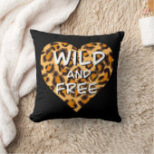 ヒョウ柄 |ワイルドで自由なハート | Love Tシャツ クッション (ブランケット)