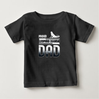 ヒョウ誇りを持ったイグアナパパ ベビーTシャツ