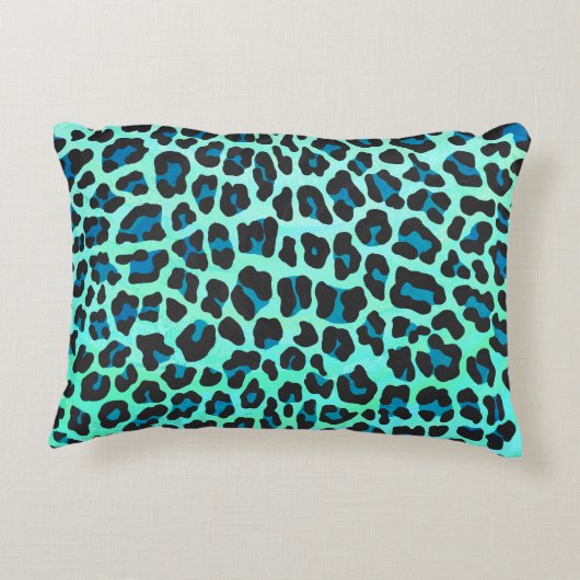 ヒョウ黒とティール（緑がかった色）プリント アクセントクッション (裏面)