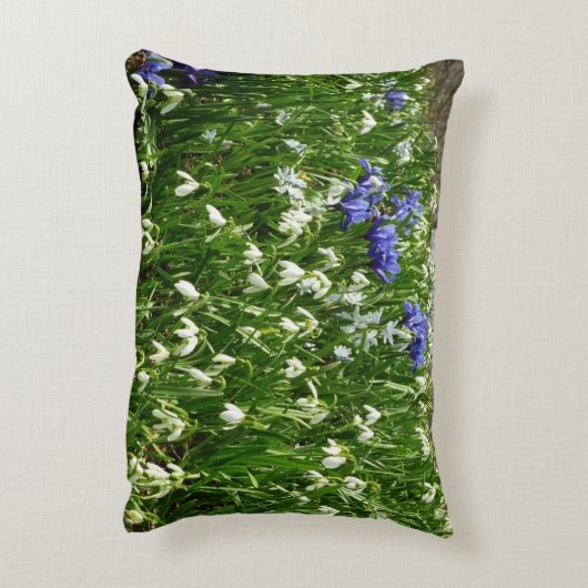 ヒルサイドオブアーリー春の花景観 アクセントクッション (裏面(縦))
