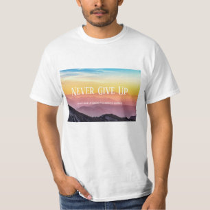 ヒルズシーナンスレインボーカラーモチベーション引用文 Tシャツ