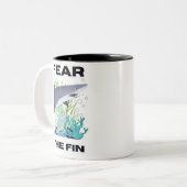 ヒレザメを恐れる ツートーンマグカップ (正面左)