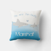 ヒレ味のサメの親と子供装飾用クッション クッション (裏面)