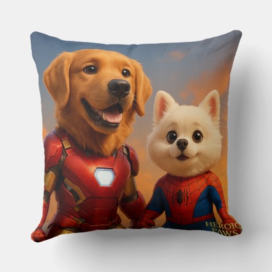 「ヒロイック・ポーズ – 衣装を着たスーパーヒーロー・ドッグ」 クッション (裏面)