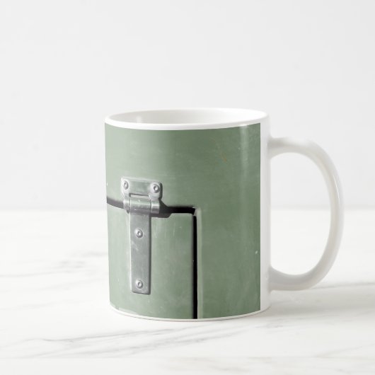 ヒンジ付きの古い緑の金属 コーヒーマグカップ (右)