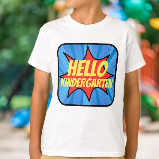 ヒーローすごい漫画学校初日名前をカスタムする Tシャツ