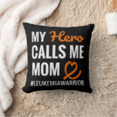 ヒーローは私をママ白血病の戦士の白血病アワーンと呼ぶ クッション (ブランケット)