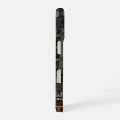 ヒーロー気分のスマホケース iPhone 16ケース (右側面)