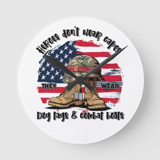 ヒーロー – 彼らは衣服犬のタグと戦闘ブーツ ラウンド壁時計 (正面)