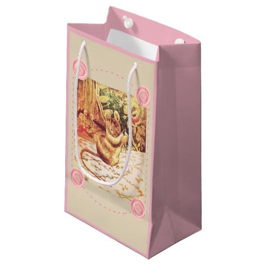 ビアトリックスポッターマウスかわいいヴィンテージ裁縫ピンク スモールペーパーバッグ (正面アングル)