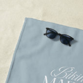 ビキニとマルティニのエレガントヴィンテージバチェロレッテ ビーチタオル (インサイチュ)