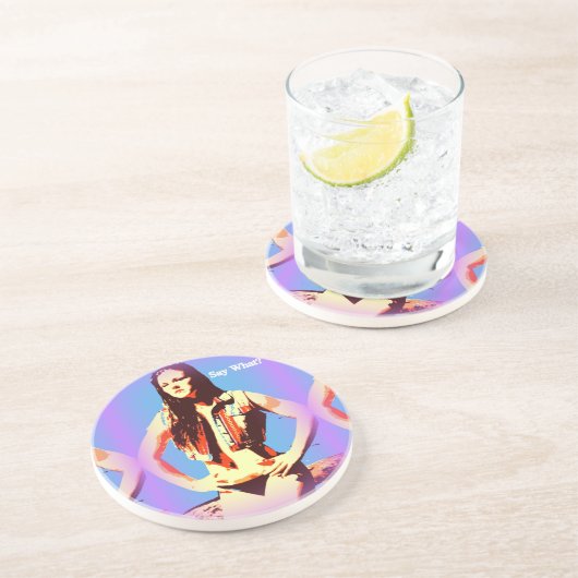 ビキニの女の子がコースターを飲むのを言う コースター (側面)