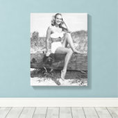 ビキニの女性 キャンバスプリント (インサイチュ (ウッドフロア))