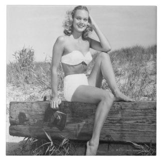 ビキニの女性 タイル