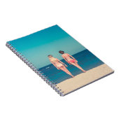 ビキニを着た2人の女性が上陸する ノートブック (右側)