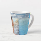 ビキニガールサンダー_コーブ カフェラテマグ (右アングル)