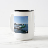 ビクトリアの景色の水上飛行機 ツートーンマグカップ (正面左)