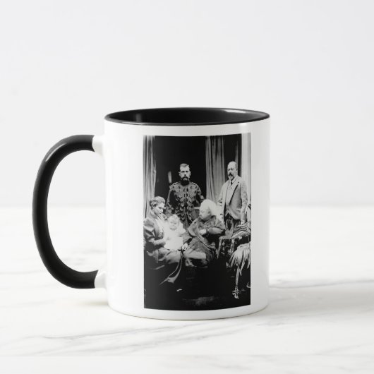 ビクトリアの皇帝ニコラス女王II マグカップ (左)