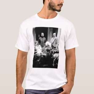 ビクトリアの皇帝ニコラス女王II Tシャツ