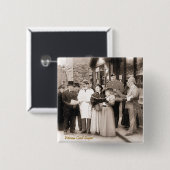 ビクトリアンなクリスマスキャロルの歌手 缶バッジ (正面&裏面)