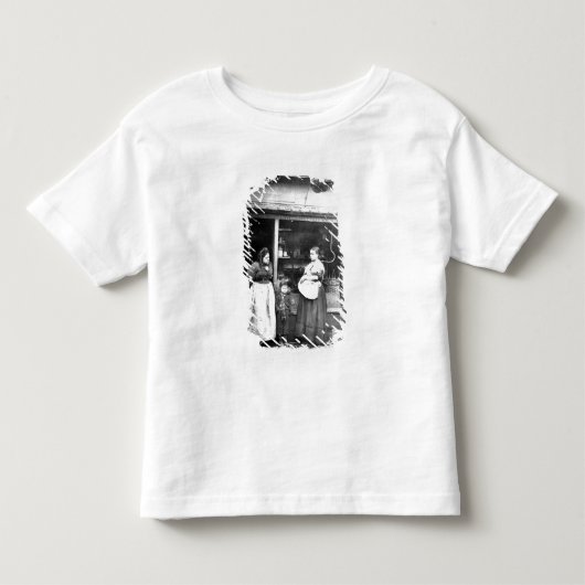 ビクトリアンなロンドンの通り場面 トドラーTシャツ (正面)