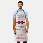ビクトリアンクリスマスオーナメントパーソナライズされたエプロン エプロン (着用した状態)