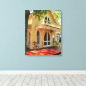 ビクトリアンコテージインSun - Martha's Vineヤード キャンバスプリント (インサイチュ (ウッドフロア))