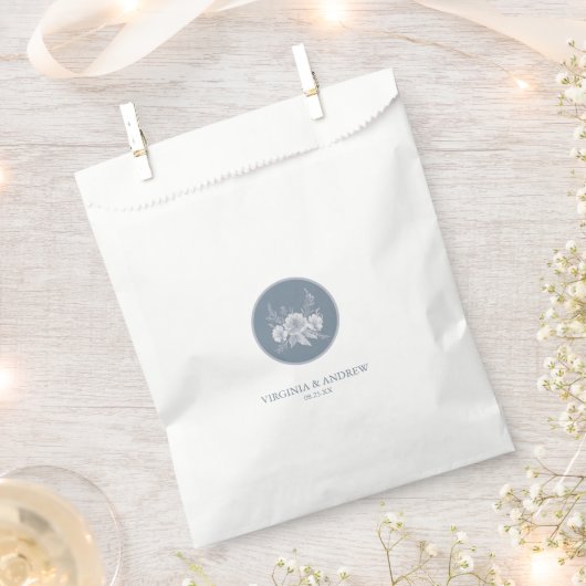 ビクトリアン-スタイル結婚の青と白い花 フェイバーバッグ (クリップ留めされた状態)