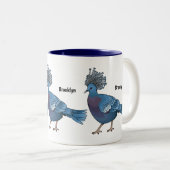 ビクトリア冠ハト鳥の漫画イラストレーション ツートーンマグカップ (正面右)