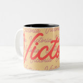 ビクトリア名繰り返しパターン ツートーンマグカップ (正面左)