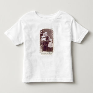 ビクトリア女王(1819-1901)とその孫たち。 トドラーTシャツ