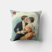 ビクトリア時代のバレンタインデー ヴィンテージ 月のキス クッション (正面)