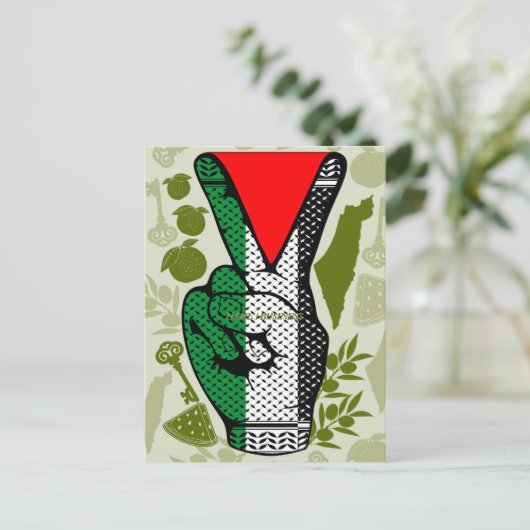 ビクトリー記号の手の抵抗赤い三角形の記号 ポストカード (スタンド正面)