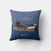 ビクトリー&ジェームスL.クバー角枕 クッション (裏面)