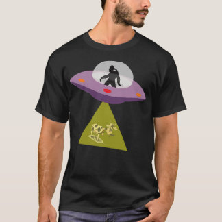 ビグフットイェティサスカッチ運転エイリアンUfo拉致 Tシャツ