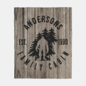 ビグフットキャビン素朴ウッドファミリー名前をカスタムする フリースブランケット (正面)