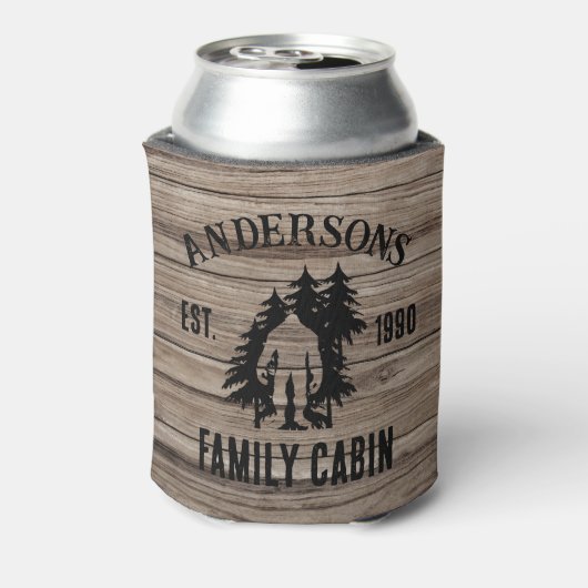 ビグフットキャビン素朴ウッドファミリー名前をカスタムする 缶クーラー (缶裏面)