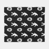 ビグフットサスカッチブラック&ホワイト フリースブランケット (正面(横))