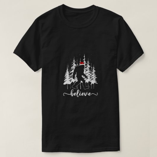 ビグフット信じライトサンタスクアッチクリスマスツリー Tシャツ (デザイン正面)