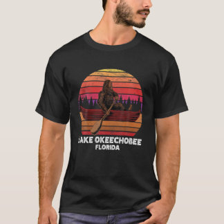 ビグフット魚釣りレイクカノウイングレイクオケエコービー Tシャツ